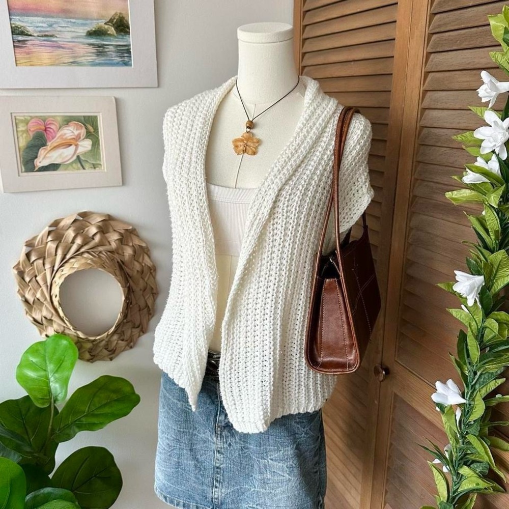 white knit short sleeve cardigan